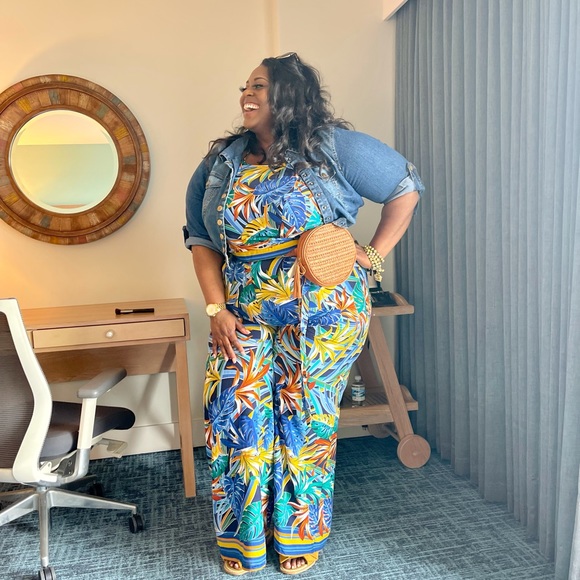 Meet your Posher, Mahogany Drip - Picture 9 of 16